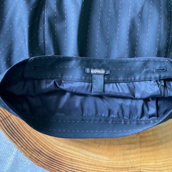 Express Pinstriped Pencil Skirt with Rear Flared Hem Y2K - Picture 8 of 9